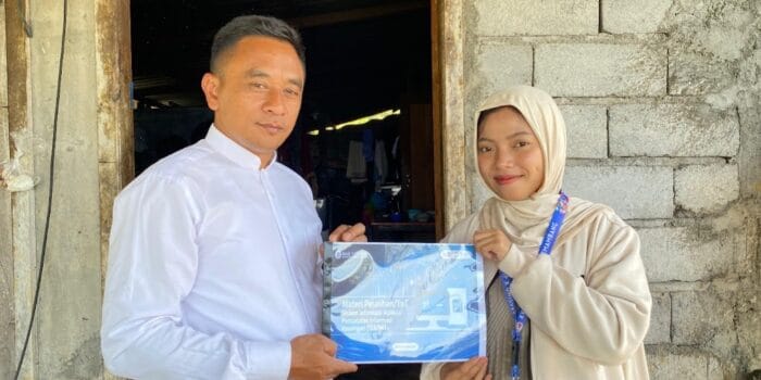 Hadirkan Inovasi Menarik, Mahasiswa KKN Tematik UNDIP Lakukan Digitalisasi Pencatatan Keuangan Cafe Sitaring! Hadirkan Inovasi Menarik, Mahasiswa KKN Tematik UNDIP Lakukan Digitalisasi Pencatatan Keuangan Cafe Sitaring!