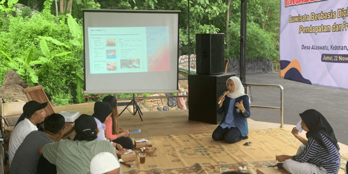 Pentingnya Pricing Strategy untuk Desa Wisata Berkelanjutan, Mahasiswa KKN Tematik UNDIP Mengadakan “Pelatihan Perhitungan Harga Produk Desa Wisata dan UMKM” Pentingnya Pricing Strategy untuk Desa Wisata Berkelanjutan, Mahasiswa KKN Tematik UNDIP Mengadakan “Pelatihan Perhitungan Harga Produk Desa Wisata dan UMKM”