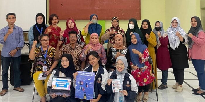 Mahasiswa KKN-T UNDIP Adakan Sosialisasi Higienitas dan Sanitasi pada Proses Produksi UMKM Kelurahan Tembalang Mahasiswa KKN-T UNDIP Adakan Sosialisasi Higienitas dan Sanitasi pada Proses Produksi UMKM Kelurahan Tembalang