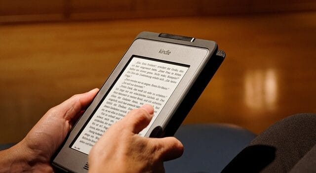 Literatur Digital dan Pengalaman Membaca Modern di Kindle Literatur Digital dan Pengalaman Membaca Modern di Kindle