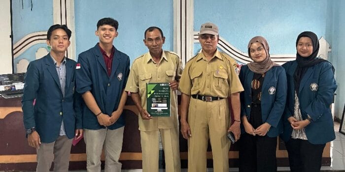 Dorong Pariwisata dan UMKM, Mahasiswa KKN-T SDGs UNDIP Hadirkan Website di Desa Tambakbulusan Dorong Pariwisata dan UMKM, Mahasiswa KKN-T SDGs UNDIP Hadirkan Website di Desa Tambakbulusan