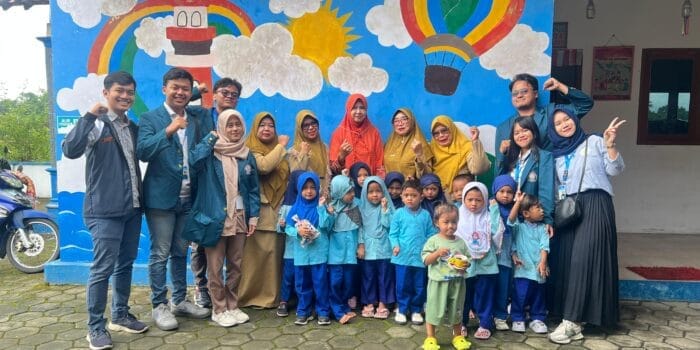 Dukung Potensi Anak di Masa Golden Age, Mahasiswa KKN UNDIP Gelar Sosialisasi Pengembangan Kemampuan Multibahasa Melalui Bahasa Inggris 1000093407