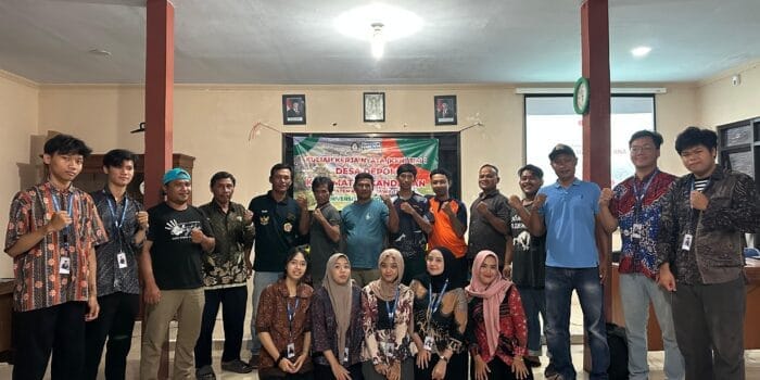 Mahasiswa KKN Undip Bantu Perangkat Desa Memetakan Tingkat Kerentanan Wilayah Desa Mahasiswa KKN Undip Bantu Perangkat Desa Memetakan Tingkat Kerentanan Wilayah Desa