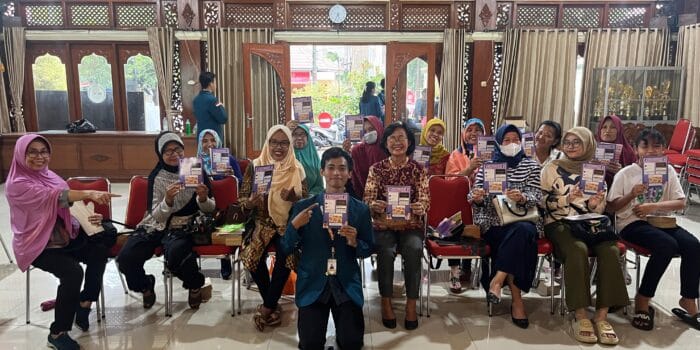 Perluas Jangkauan Pemasaran, Mahasiswa KKN UNDIP Kenalkan Cara Mudah Gunakan Platform E-Commerce dan Media Sosial sebagai Media Pemasaran Produk Lokal IMG-20250209-WA0025