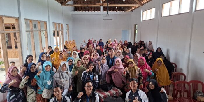 Mahasiswa KKN Universitas Diponegoro Berdayakan Ibu-Ibu PKK Kedungwinong melalui Pelatihan Literasi Keuangan & Cara Mengedukasi Anak Tentang Uang Sosialisasi PKK 2