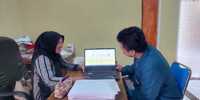 Mahasiswa KKN TIM I UNDIP 2025 Melaksanakan Program Digitalisasi Data Kependudukan dan Buku Aset Tanah Desa WhatsApp Image 2025-02-11 at 11.38.49_1d3dde60