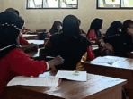 Tingkatkan Kualitas Pembelajaran, Mahasiswa KKN UNDIP Adakan Skrining Kemampuan Bahasa Inggris Siswa Kelas 6 di SDN 02 di Desa Pojok, Sukoharjo