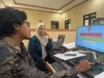 Mahasiswa KKN Undip Tingkatkan Keterampilan Operator Desa oleh dalam Mendesain Spanduk Acara di Desa Ngombakan