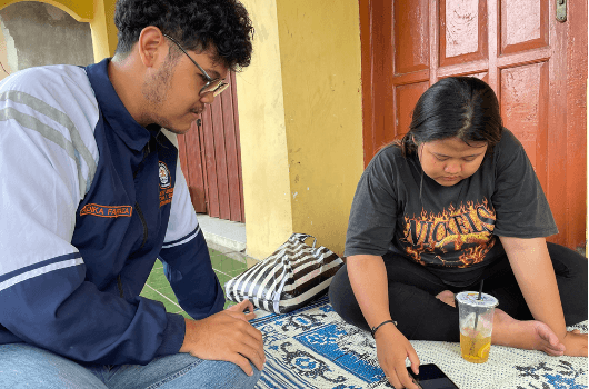 Hadirkan QRIS di Desa, Mahasiswa KKN Undip Bantu UMKM Hadapi Era Digital Hadirkan QRIS di Desa, Mahasiswa KKN Undip Bantu UMKM Hadapi Era Digital