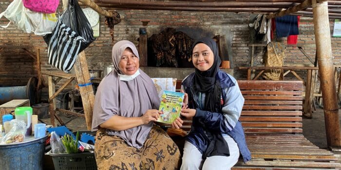 Tingkatkan Keselamatan dan Kesehatan Kerja, Mahasiswa KKN UNDIP Lakukan Pendampingan dan Pengarahan K3 bagi Pelaku UMKM Batik Tulis di Desa Godog Tingkatkan Keselamatan dan Kesehatan Kerja, Mahasiswa KKN UNDIP Lakukan Pendampingan dan Pengarahan K3 bagi Pelaku UMKM Batik Tulis di Desa Godog