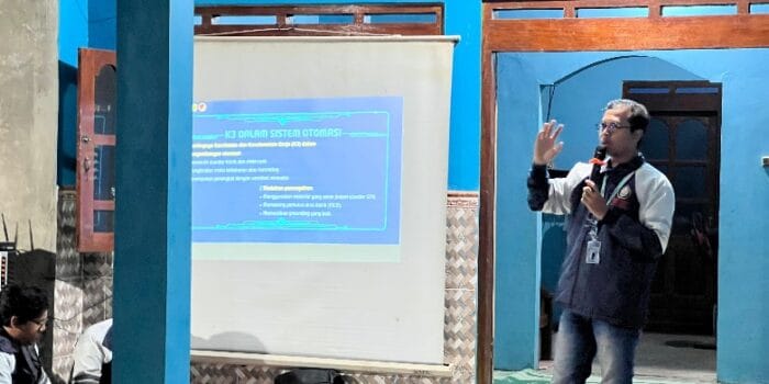 Inovatif! Mahasiswa KKN Undip Kenalkan Solusi Hemat Energi dengan Pemanfaatan Baterai untuk Cadangan Listrik Rumah Tangga di Desa Godog