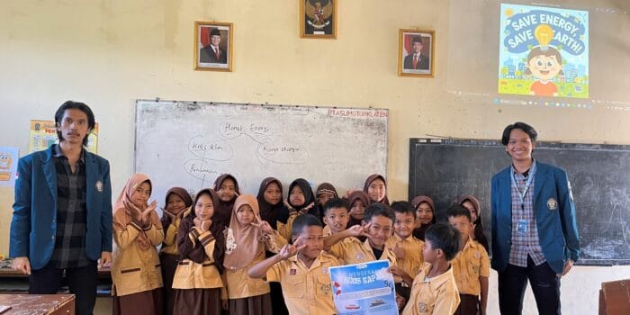 Mahasiswa KKN UNDIP Adakan Edukasi Mengenai Dunia Maritim dan Perkapalan di SD Negeri 02 Jogoprayan, Klaten Mahasiswa KKN UNDIP Adakan Edukasi Mengenai Dunia Maritim dan Perkapalan di SD Negeri 02 Jogoprayan, Klaten