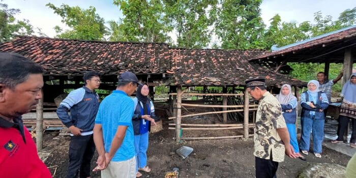 Bantu Keberlanjutan Lingkungan, Mahasiswa KKN UNDIP Gelar Pelatihan Pembuatan Biopori di Desa Panekan Bantu Keberlanjutan Lingkungan, Mahasiswa KKN UNDIP Gelar Pelatihan Pembuatan Biopori di Desa Panekan
