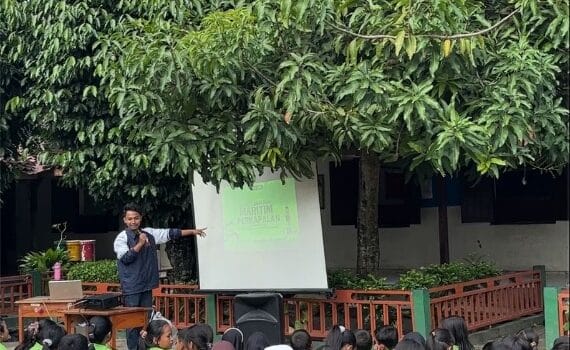 Kenalkan Dunia Maritim, Mahasiswa KKN UNDIP Edukasi Guru dan Murid Mengenai Jenis Kapal, Fungsi Pelabuhan, dan Keselamatan Laut di SD Negeri 1 Ngering, Klaten Kenalkan Dunia Maritim, Mahasiswa KKN UNDIP Edukasi Guru dan Murid Mengenai Jenis Kapal, Fungsi Pelabuhan, dan Keselamatan Laut di SD Negeri 1 Ngering, Klaten