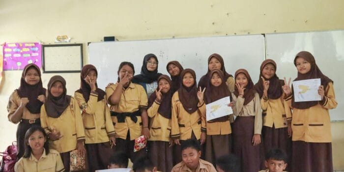Tingkatkan Literasi Geografi, Mahasiswa KKN Undip Ajak Siswa SD Eksplorasi Dunia dengan Membaca Peta Tingkatkan Literasi Geografi, Mahasiswa KKN Undip Ajak Siswa SD Eksplorasi Dunia dengan Membaca Peta