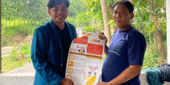 Mahasiswa KKN UNDIP Lakukan Pemberdayaan Keselamatan dan Kesehatan Kerja (K3) kepada Petani di Desa Gentan, Klaten Mahasiswa KKN UNDIP Lakukan Pemberdayaan Keselamatan dan Kesehatan Kerja (K3) kepada Petani di Desa Gentan, Klaten