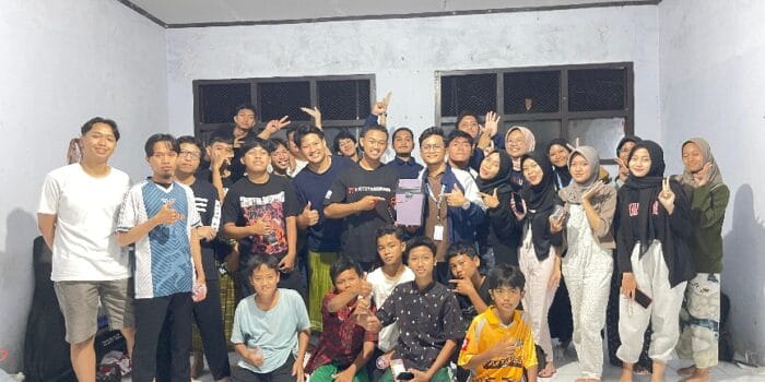 Mahasiswa KKN UNDIP Adakan Pelatihan Pembuatan dan Penggunaan Tempat Sampah Otomatis berbasis Arduino Uno Mahasiswa KKN UNDIP Adakan Pelatihan Pembuatan dan Penggunaan Tempat Sampah Otomatis berbasis Arduino Uno