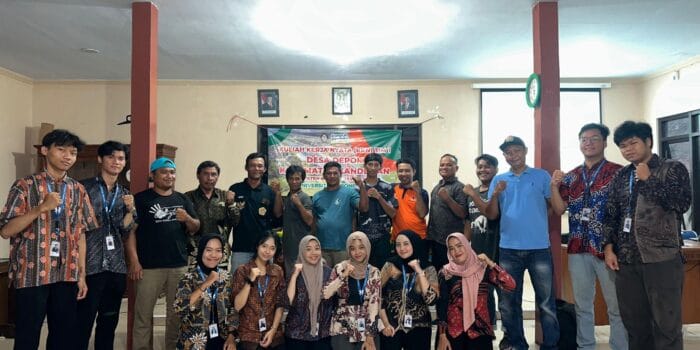 Ora Panik, Ora Nggampangke: Desa Depok Siaga Bencana Bersama Mahasiswa KKN Undip dan BPBD Batang. Ora Panik, Ora Nggampangke: Desa Depok Siaga Bencana Bersama Mahasiswa KKN Undip dan BPBD Batang.
