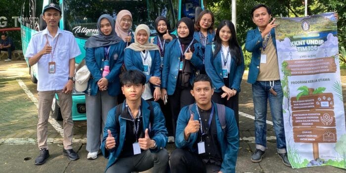 Mahasiswa KKN Informatika UNDIP Hadirkan Transformasi Digital UMKM melalui Website dan E-commerce untuk Sigur.id Mahasiswa KKN Informatika UNDIP Hadirkan Transformasi Digital UMKM melalui Website dan E-commerce untuk Sigur.id