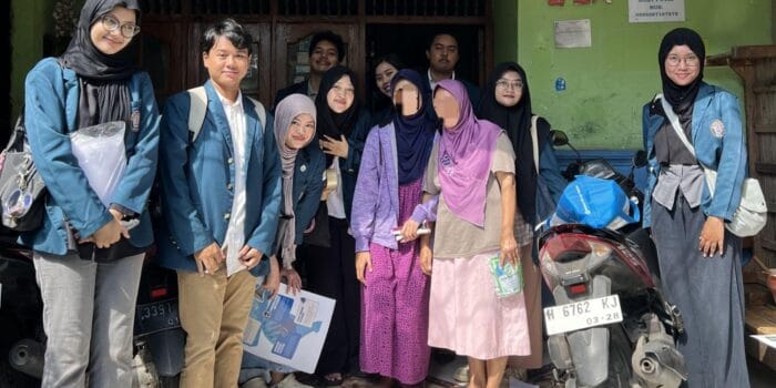 Mahasiswa KKN Undip Tingkatkan Kesadaran Higiene dan Sanitasi Lingkungan Indekos di Kelurahan Tembalang Mahasiswa KKN Undip Tingkatkan Kesadaran Higiene dan Sanitasi Lingkungan Indekos di Kelurahan Tembalang