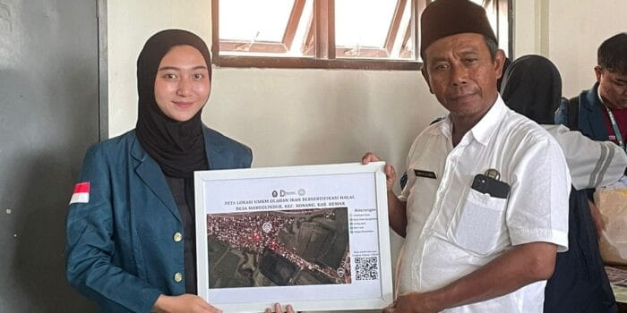 Mahasiswa KKN Universitas Diponegoro Visualisasikan UMKM Halal Melalui Peta Digital di Desa Purworejo dan Margolinduk, Demak Mahasiswa KKN Universitas Diponegoro Visualisasikan UMKM Halal Melalui Peta Digital di Desa Purworejo dan Margolinduk, Demak