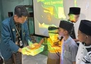 A group of people standing in a room AI-generated content may be incorrect.