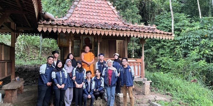 Mahasiswa KKN Undip Kembangkan Potensi Vihara Buddha Jayanti Jadi Wisata Budaya