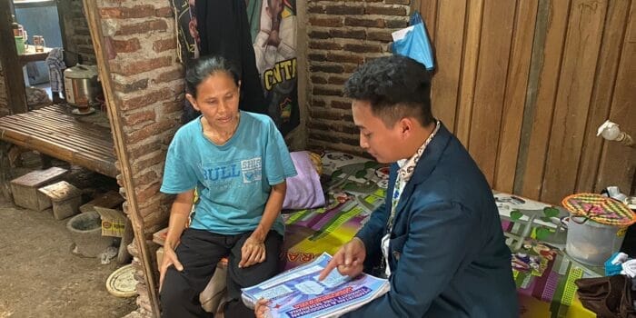 Mahasiswa KKN UNDIP Kenalkan Alat Sederhana untuk Pantau Kualitas Air Sungai di Desa Getas WhatsApp Image 2025-07-06 at 15.58.01_08fddc72