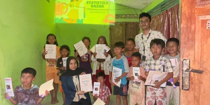 Bangun Literasi Data Sejak Dini, Mahasiswa KKN-T UNDIP Gelar Edukasi Statistika Dasar di Desa Getas Bangun Literasi Data Sejak Dini, Mahasiswa KKN-T UNDIP Gelar Edukasi Statistika Dasar di Desa Getas