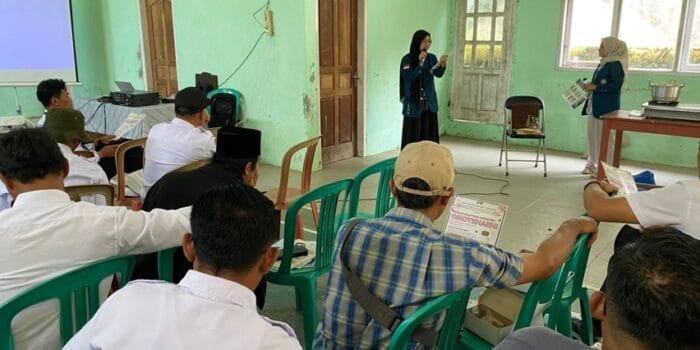 Mahasiswa KKN Undip Gelar Edukasi Kemasan Produk Berbasis Nilai Omotenashi di Desa Getas Kendal Mahasiswa KKN Undip Gelar Edukasi Kemasan Produk Berbasis Nilai Omotenashi di Desa Getas Kendal