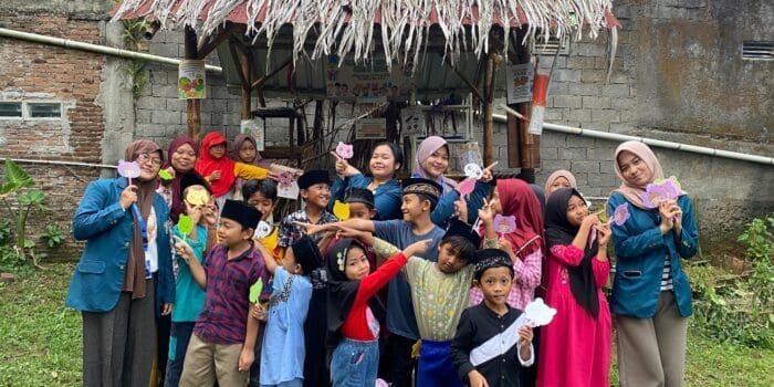 Mahasiswa KKN UNDIP Kenalkan Fakta Unik Sayuran Lewat Media Visual dan Permainan Tradisional di Taman TOGA