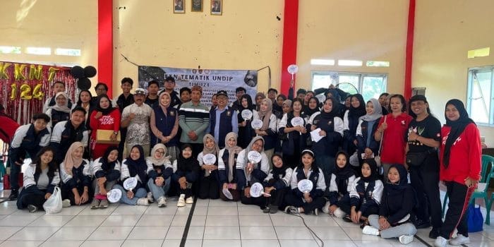 Mahasiswa KKN 124 Undip dan Warga Meteseh Kompak Deklarasikan Gerakan Sadar Garam Beryodium Mahasiswa KKN 124 Undip dan Warga Meteseh Kompak Deklarasikan Gerakan Sadar Garam Beryodium