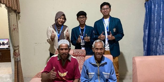 Mahasiswa KKN-T UNDIP 2025 Angkat Potensi Budaya dan Ekonomi Desa Melalui Buku Profil Kelurahan Pakintelan Mahasiswa KKN-T UNDIP 2025 Angkat Potensi Budaya dan Ekonomi Desa Melalui Buku Profil Kelurahan Pakintelan