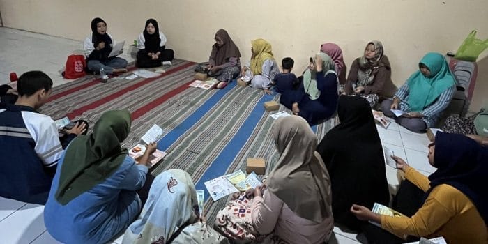 Mahasiswa KKN-T Tim 124 UNDIP Gelar Sosialisasi Garam Beryodium di Kelurahan Meteseh, Semarang Mahasiswa KKN-T Tim 124 UNDIP Gelar Sosialisasi Garam Beryodium di Kelurahan Meteseh, Semarang