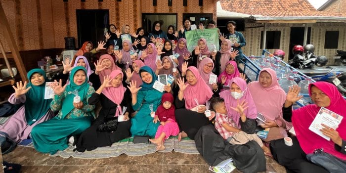 Dorong Usaha Naik Kelas, Mahasiswa KKN-T UNDIP Ajak Ibu PKK Melek Digitalisasi HPP