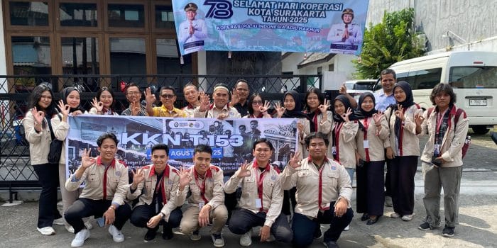 Mahasiswa KKN-T Tim 153 Universitas Diponegoro Dorong Koperasi Sekolah Lebih Hijau dan Tertata di SMKN 2 Surakarta Mahasiswa KKN-T Tim 153 Universitas Diponegoro Dorong Koperasi Sekolah Lebih Hijau dan Tertata di SMKN 2 Surakarta