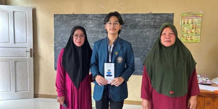 Mahasiswa Psikologi KKN-T 41 UNDIP Berikan Edukasi Manajemen Stres bagi Pelaku UMKM di Dusun Tumbrep Mahasiswa Psikologi KKN-T 41 UNDIP Berikan Edukasi Manajemen Stres bagi Pelaku UMKM di Dusun Tumbrep