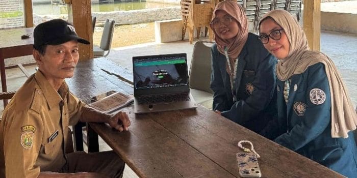 Gerakan Desa Digital Dimulai! Mahasiswa KKN UNDIP Bangun Website Demi Kemajuan Desa Blacanan Pekalongan Gerakan Desa Digital Dimulai! Mahasiswa KKN UNDIP Bangun Website Demi Kemajuan Desa Blacanan Pekalongan