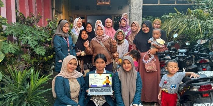 Dorong Keseimbangan Peran, Mahasiswa KKN UNDIP Edukasi Manajemen Waktu untuk Ibu PKK Dawis Mawar RW 13 Kelurahan Plamongansari