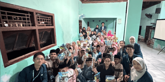 Tanamkan Cinta Laut Sejak Dini, Mahasiswa KKN UNDIP Gelar Edukasi Ekosistem Laut untuk Anak Pesisir di Desa Blacanan Tanamkan Cinta Laut Sejak Dini, Mahasiswa KKN UNDIP Gelar Edukasi Ekosistem Laut untuk Anak Pesisir di Desa Blacanan