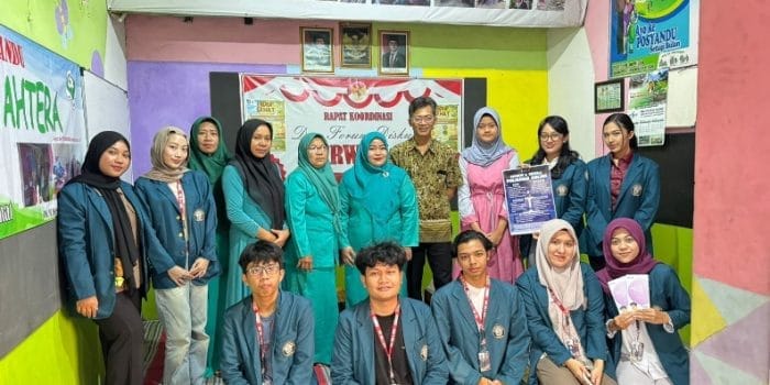 Melek Digital, Selamatkan Finansial! Edukasi Mahasiswa KKN-T Undip mengenai Pinjaman Online Legal