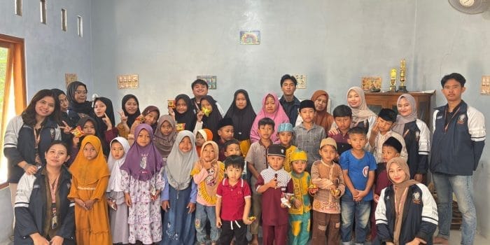 MELALUI KEGIATAN ‘GIGI SEHAT, SENYUM CERIA’ TIM KKN-T 75 UNDIP EDUKASI ANAK-ANAK TPA KONANG UNTUK JAGA KESEHATAN MULUT 0da53424-f40b-4ae1-b461-3956d4a1a886