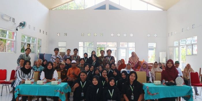 Mahasiswa KKN kelompok 2 dari tim 26 Undip Luncurkan website iHealthEdu, Website Inovatif untuk Edukasi Lawan PTM terkhusus Hipertensi dan Diabetes Melitus Dokumentasi seminar kelompok 2