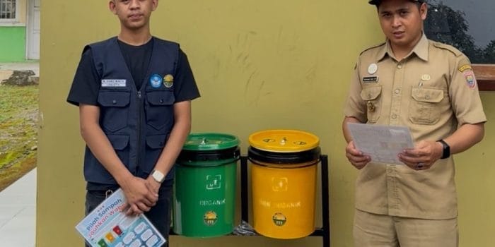 Mahasiswa KKN-T Kemendiktisaintek UNDIP Dorong Kesadaran Pengelolaan Sampah Lewat Program “Lindungi Lingkungan” di Desa Tumbrep Mahasiswa KKN-T Kemendiktisaintek UNDIP Dorong Kesadaran Pengelolaan Sampah Lewat Program “Lindungi Lingkungan” di Desa Tumbrep