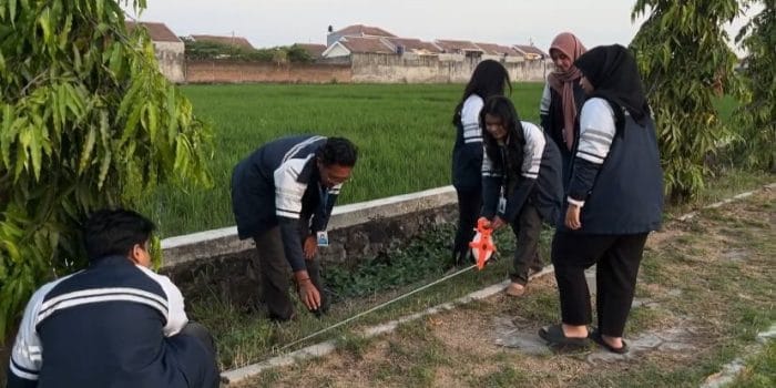 Mahasiswa KKN UNDIP Lakukan Pendekatan Kontekstual untuk Mewujudkan Ruang Terbuka Multifungsi di Desa Plumbon Mahasiswa KKN UNDIP Lakukan Pendekatan Kontekstual untuk Mewujudkan Ruang Terbuka Multifungsi di Desa Plumbon
