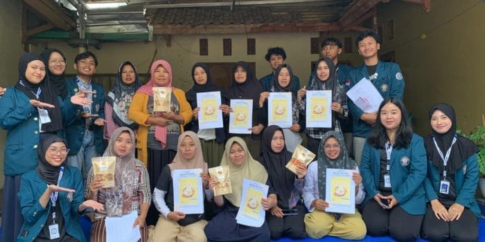 Mahasiswa KKN-T UNDIP Dorong Warga Dusun Tembelang Lebih Mandiri dalam Usaha dan Peduli Sampah Main Photo