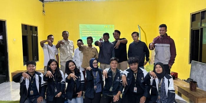 Dari Kampus ke Kolam: Mahasiswa UNDIP Ajarkan Jurus Ampuh Cegah Penyakit Lele WhatsApp Image 2025-07-27 at 07.50.13_04af192f