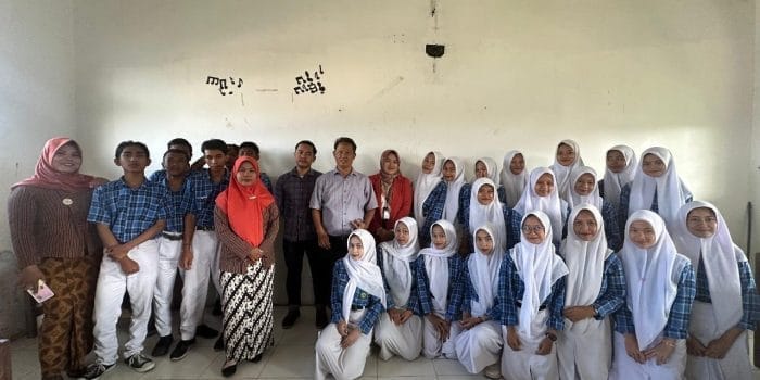 Edukasi Pelajar Betahwalang: Menumbuhkan Cinta Rupiah dari Potensi Lokal Rajungan WhatsApp Image 2025-08-04 at 20.40.57_da394308