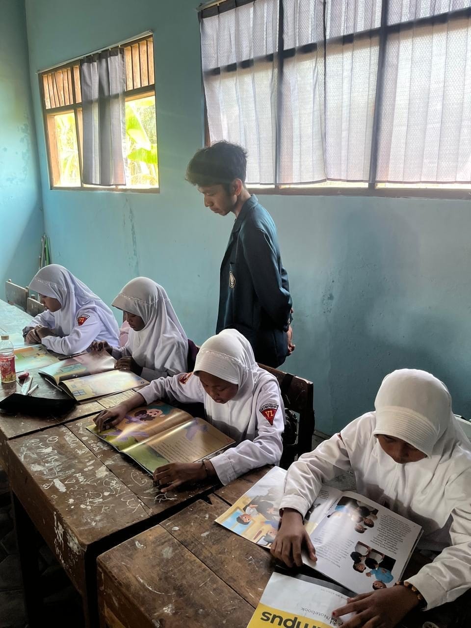 Perpustakaan Keliling KKN-T Undip: Tingkatkan Literasi Siswa Bologarang Perpustakaan Keliling KKN-T Undip: Tingkatkan Literasi Siswa Bologarang