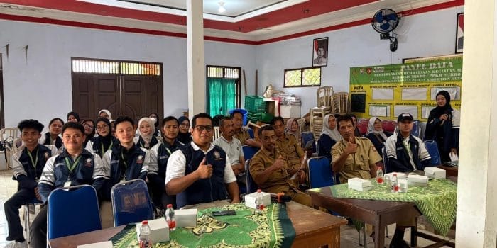 Pemberdayaan Petani Kopi Desa Gedong Melalui Sosialisasi Manajemen Usaha oleh KKN-T Undip Tim 21 Kegiatan Sosialisasi Manajemen Usaha Kopi di Balai Desa Gedong